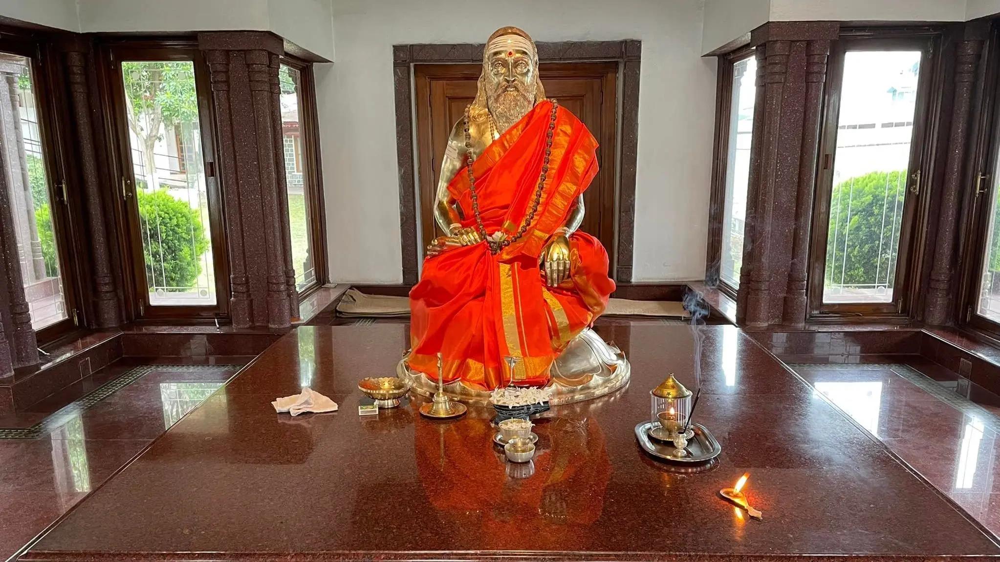 Mahasamadhi Shrine_swami chinmayananda_sidhbari